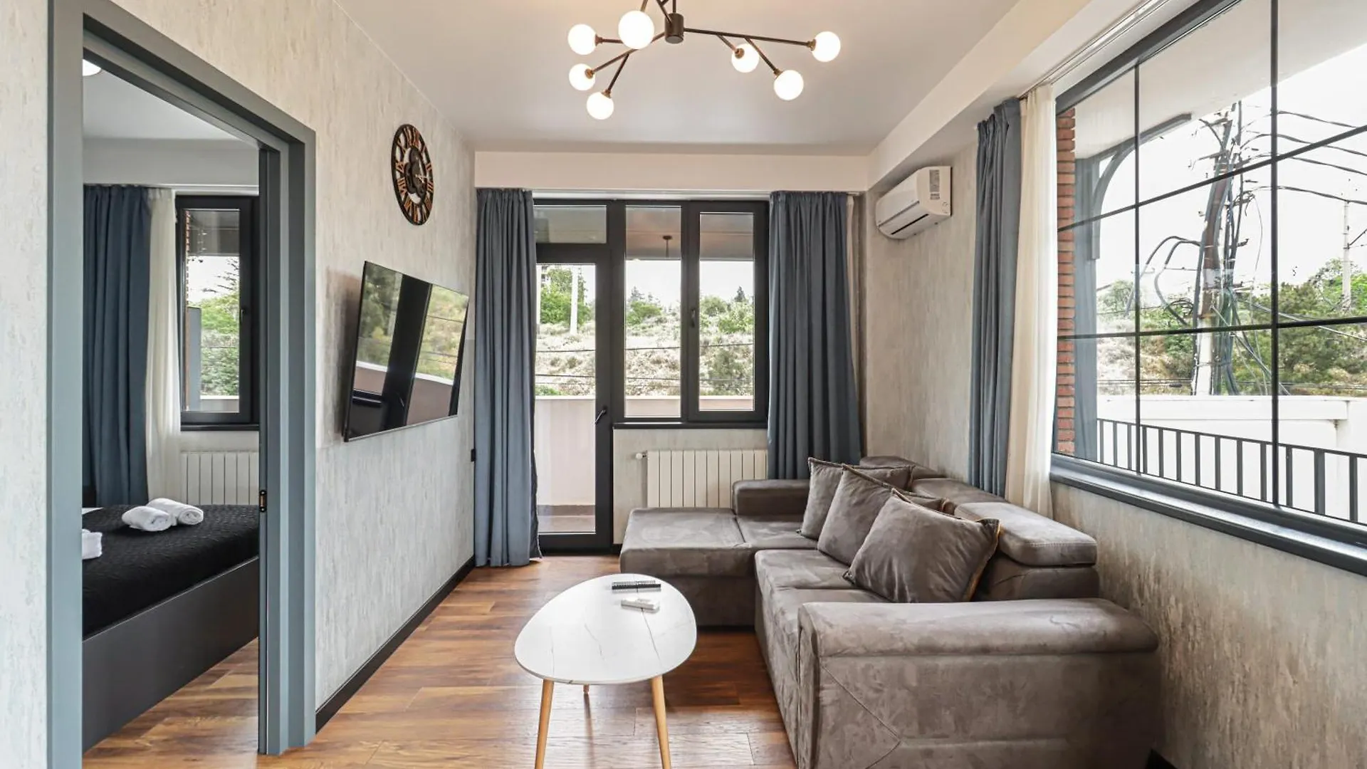 טביליסי Newly Renovated Stylish Apart W Stunning Views דירה