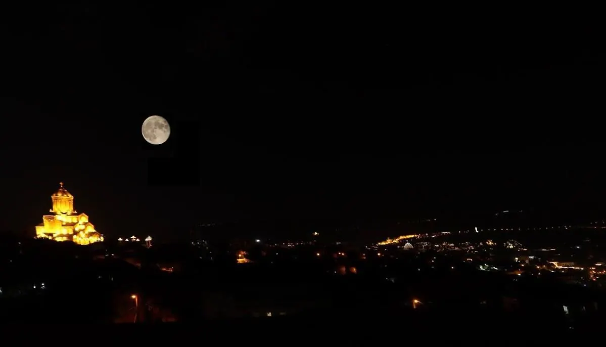 טביליסי Newly Renovated Stylish Apart W Stunning Views דירה