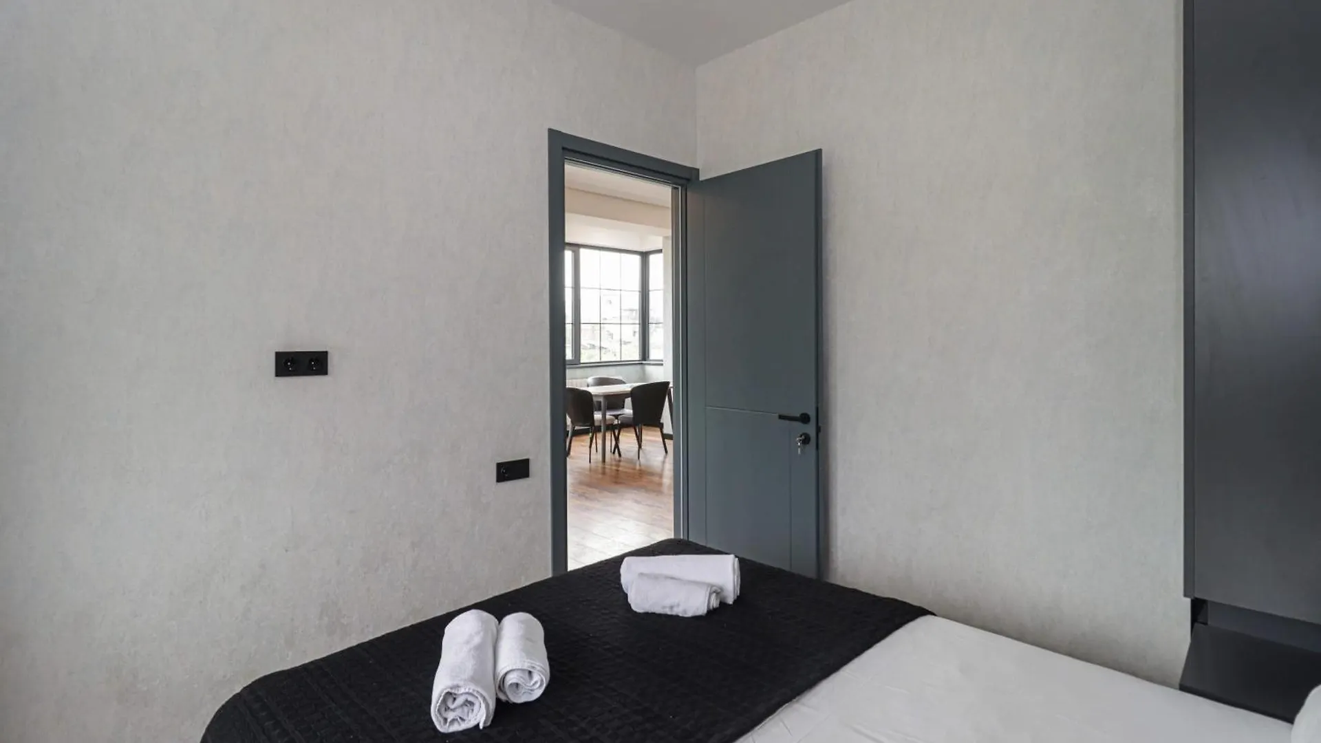 טביליסי Newly Renovated Stylish Apart W Stunning Views 0*,  גאורגיה