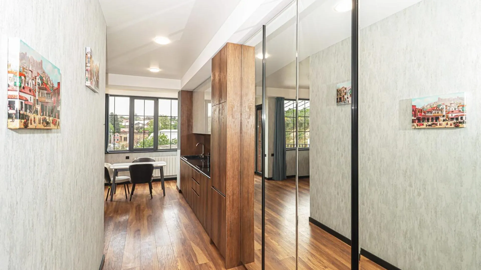 טביליסי Newly Renovated Stylish Apart W Stunning Views דירה
