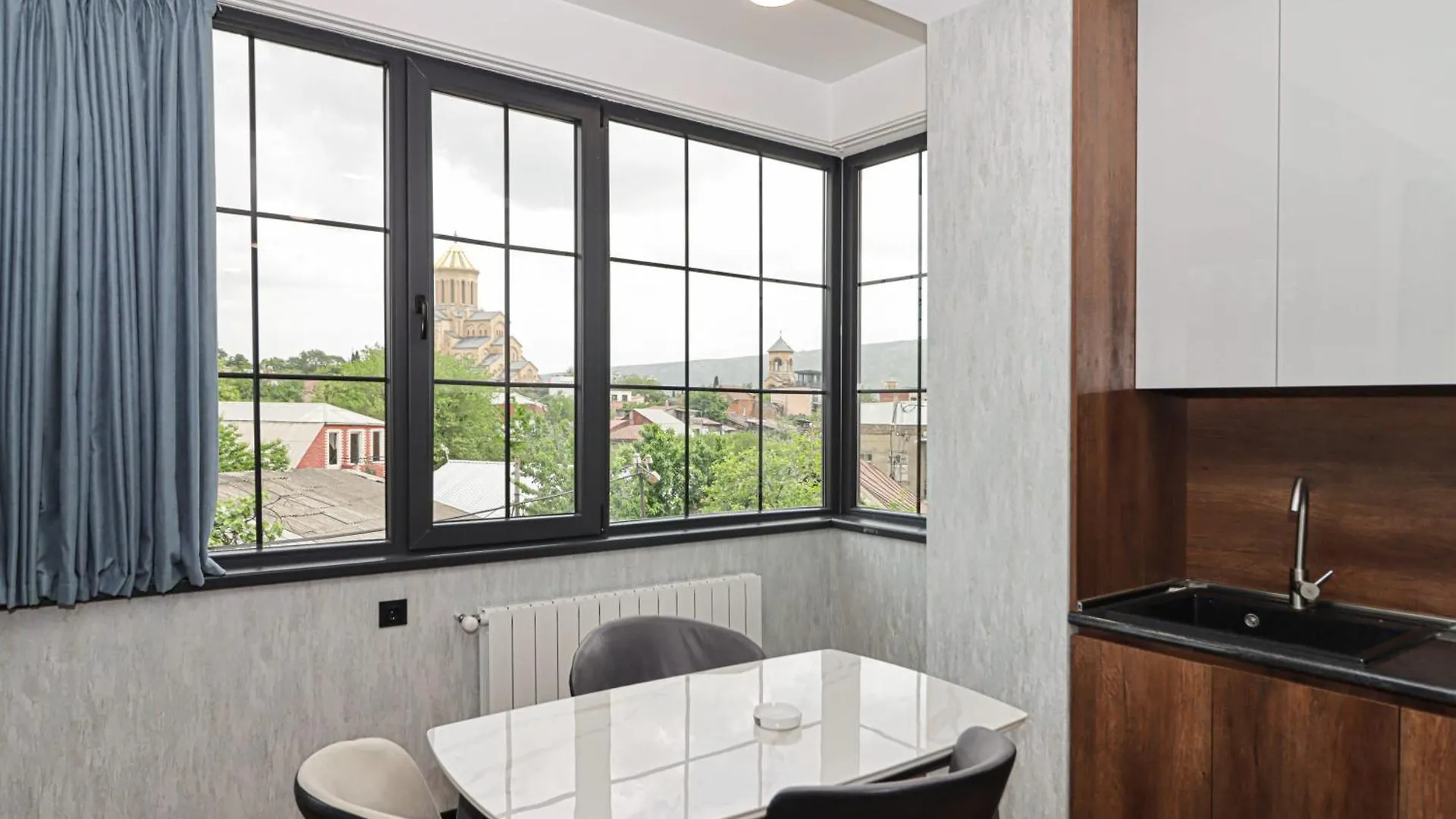 דירה טביליסי Newly Renovated Stylish Apart W Stunning Views